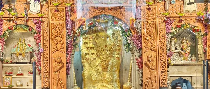 मेहंदीपुर बालाजी का गर्भगृह, सुनहरे स्वरूप के दर्शन